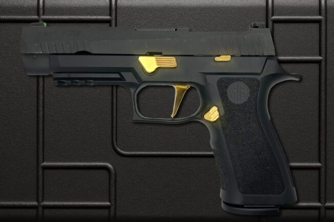 SIG LIFESTYLE CROSS ARMORY MAG RELEASE p (1)